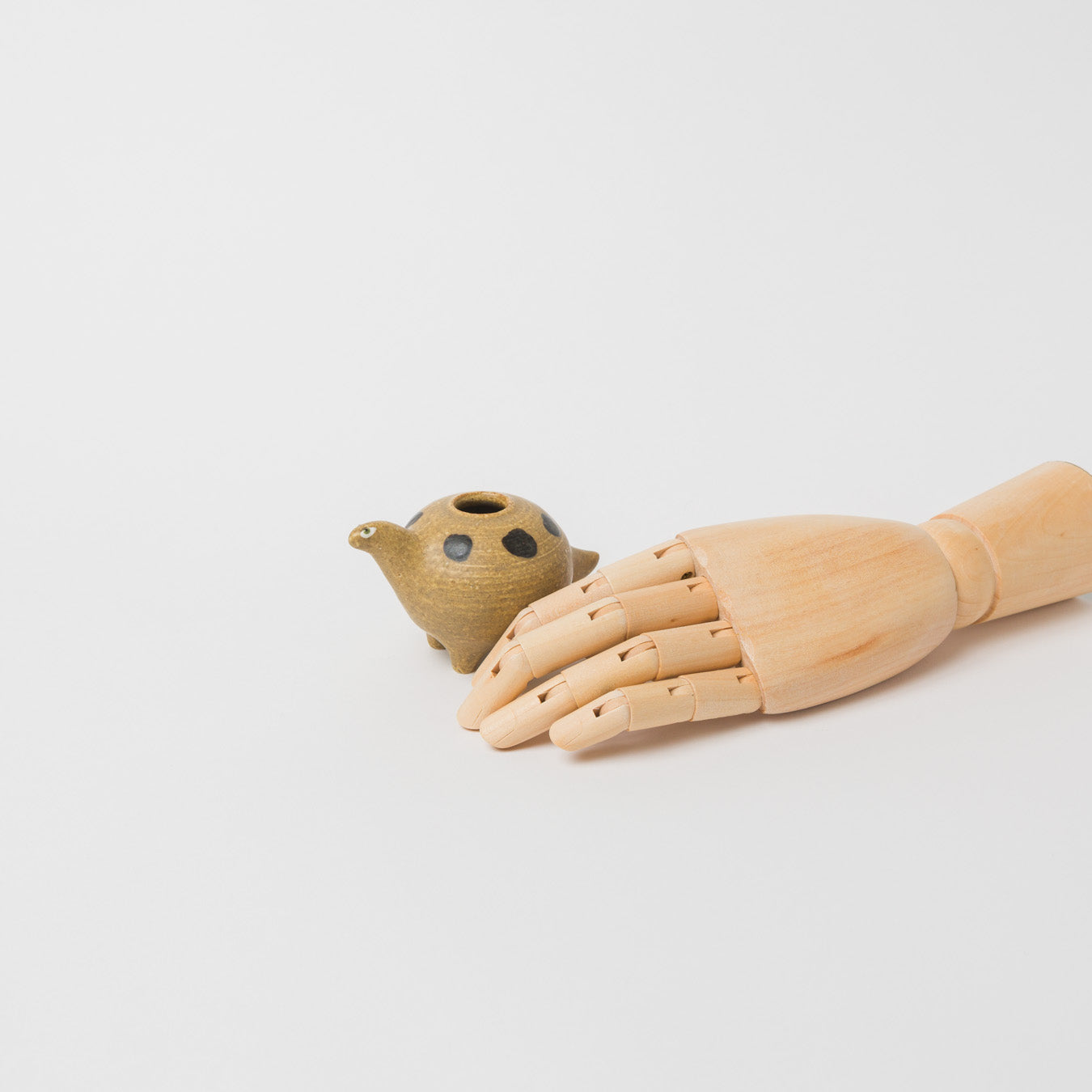 小林由依-小壷-きょうりゅう-2