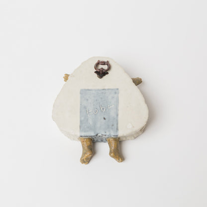 小林由依-壁掛け-おにぎり-2