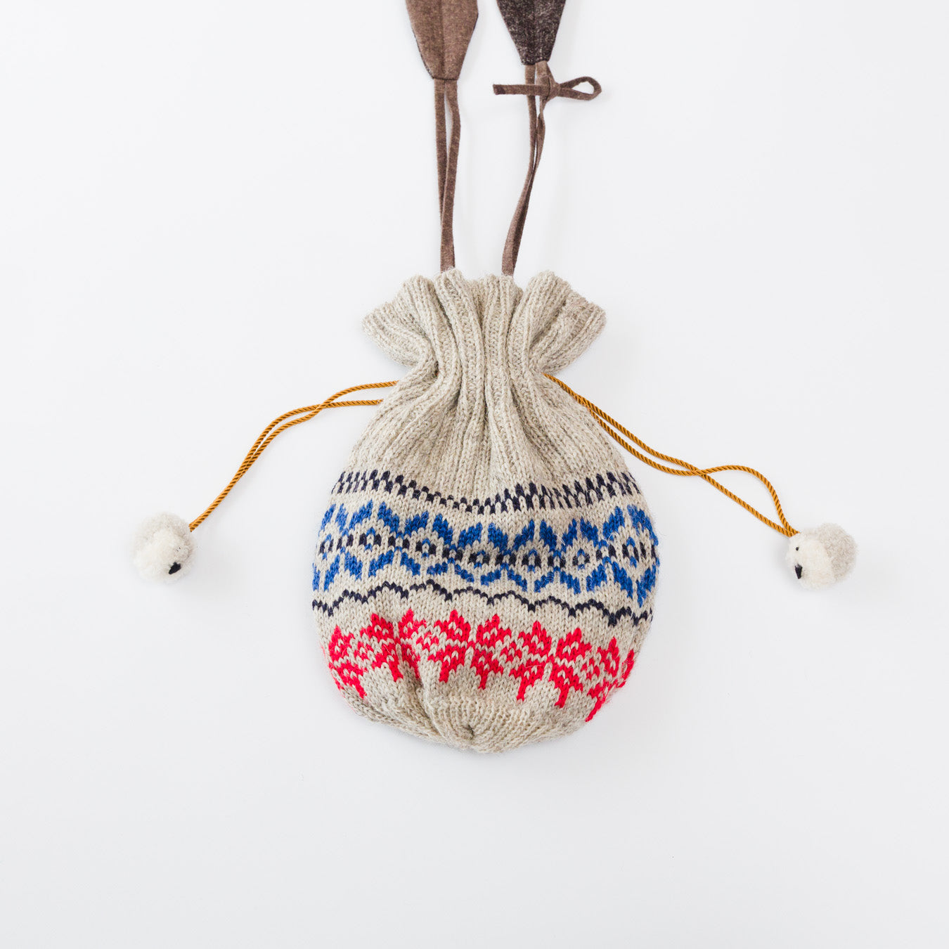 背面もぐるり柄が入っています。