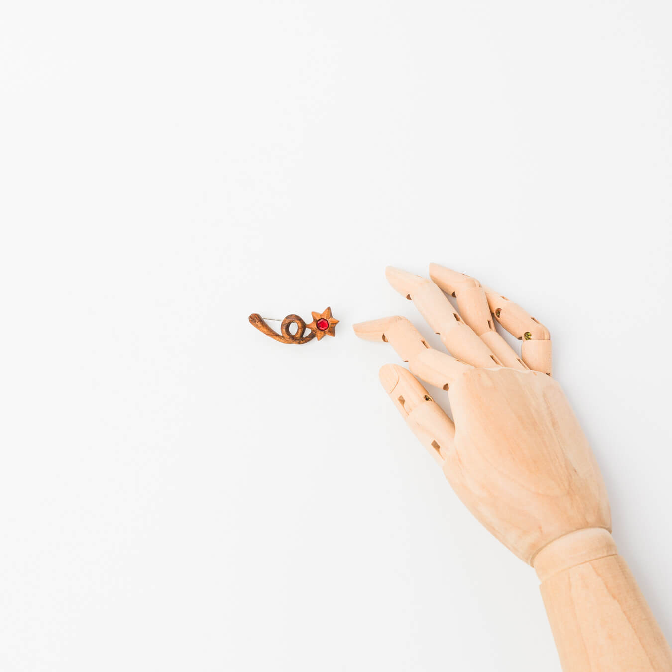 kitona-ブローチ-くるくる星