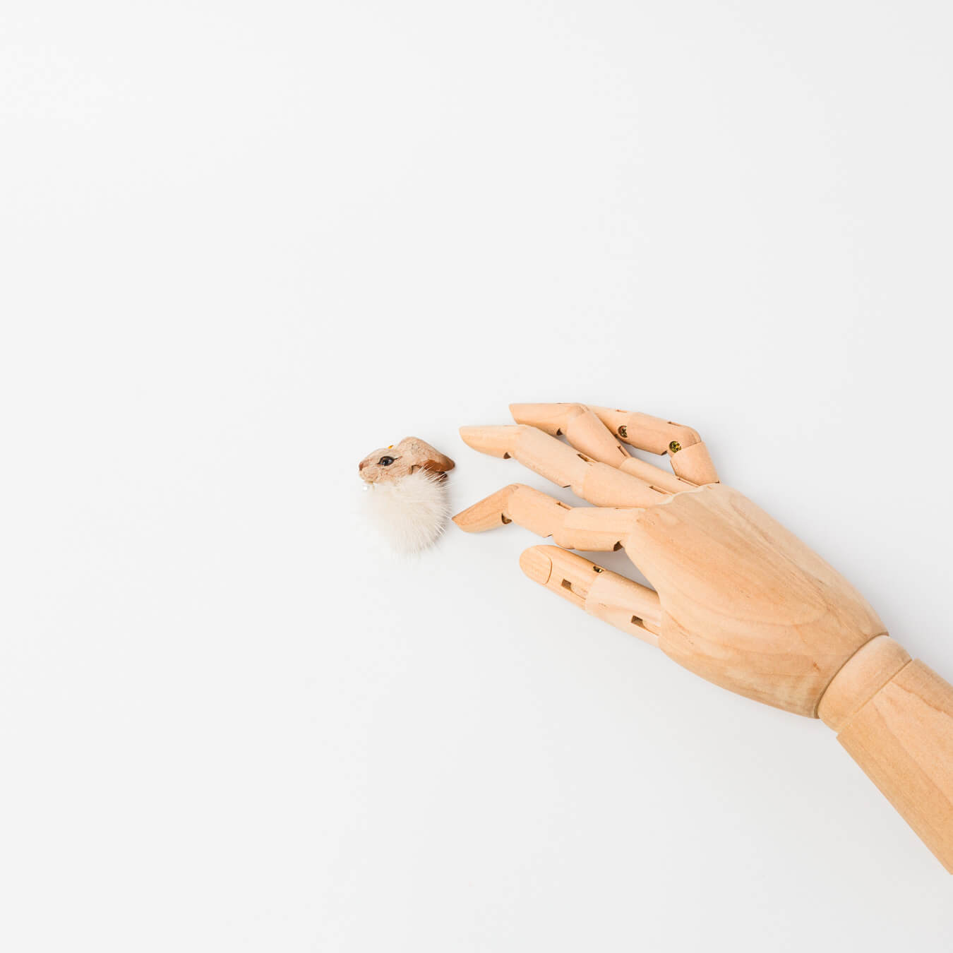 kitona-【片耳】白うさぎファー(左)-イヤリング