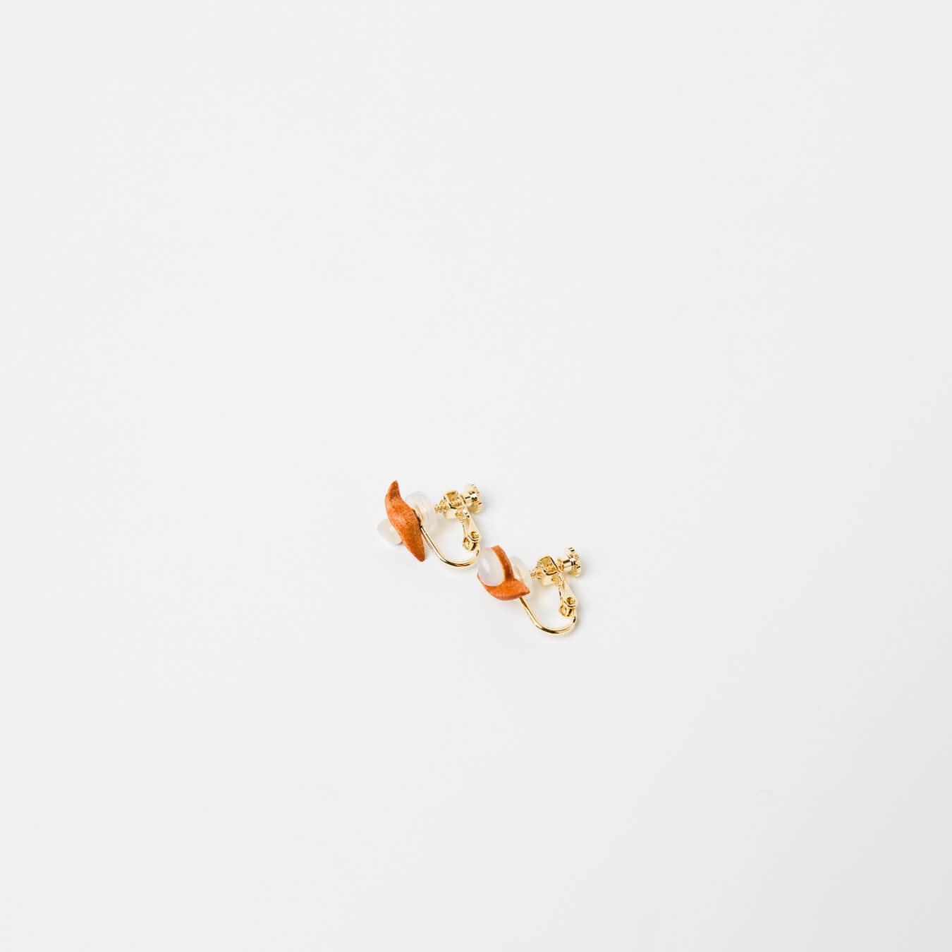 kitona-耳飾り-ハチドリ-ホワイトムーン-ピアス/イヤリング