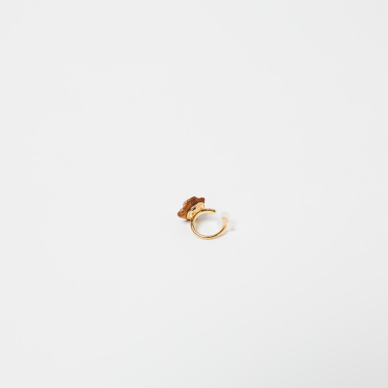 kitona-ミニ花イヤカフ-木ビーズホワイト