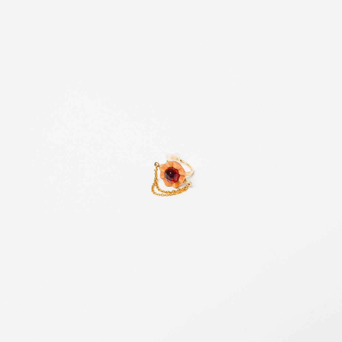 kitona-イヤカフ-プリーツフラワーSS（チェーン付）-ガーネット