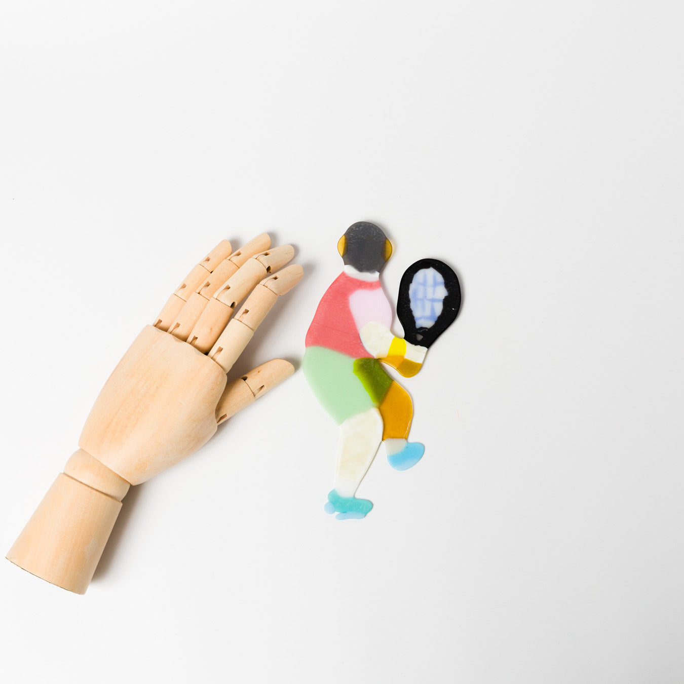 荒井美乃里-ガラスの壁飾り「テニスプレーヤー」