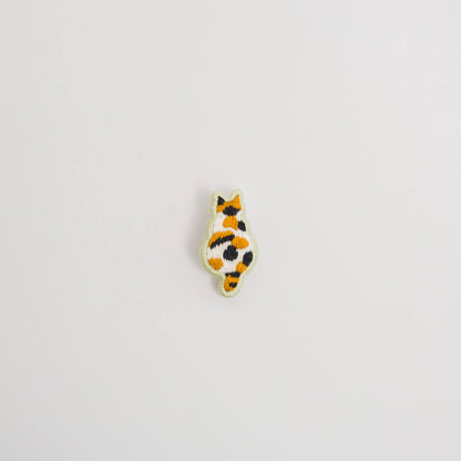 kanaecco-猫の後ろ姿 刺繍ブローチ-12