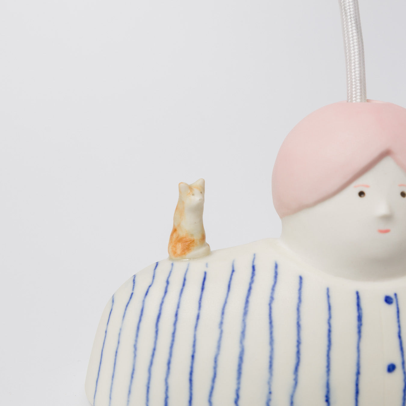 北原祥平-ランプシェード（肩にネコ）-1