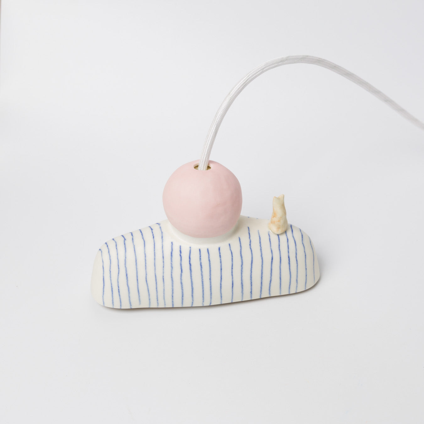 北原祥平-ランプシェード（肩にネコ）-1