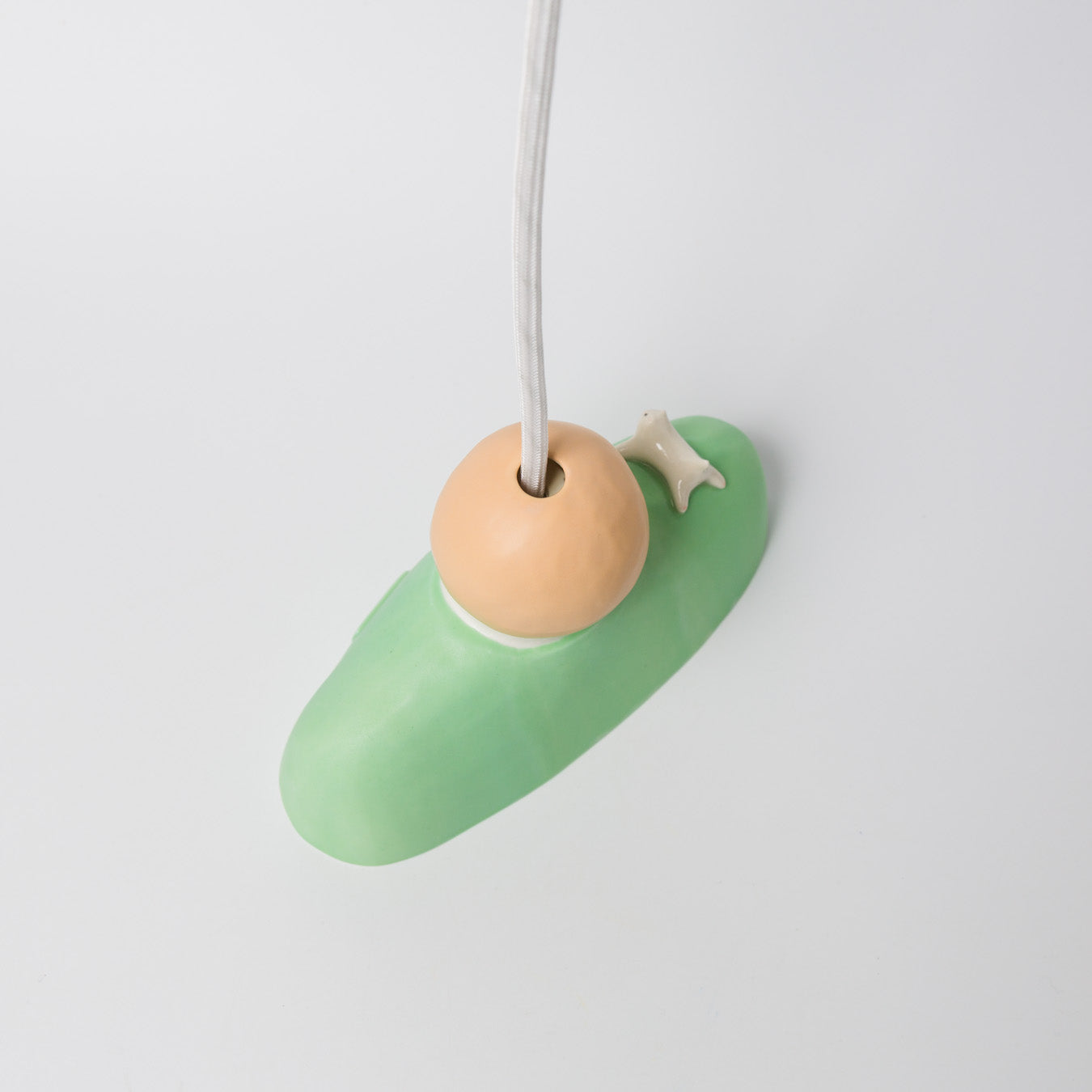 北原祥平-ランプシェード（肩にネコ）-2