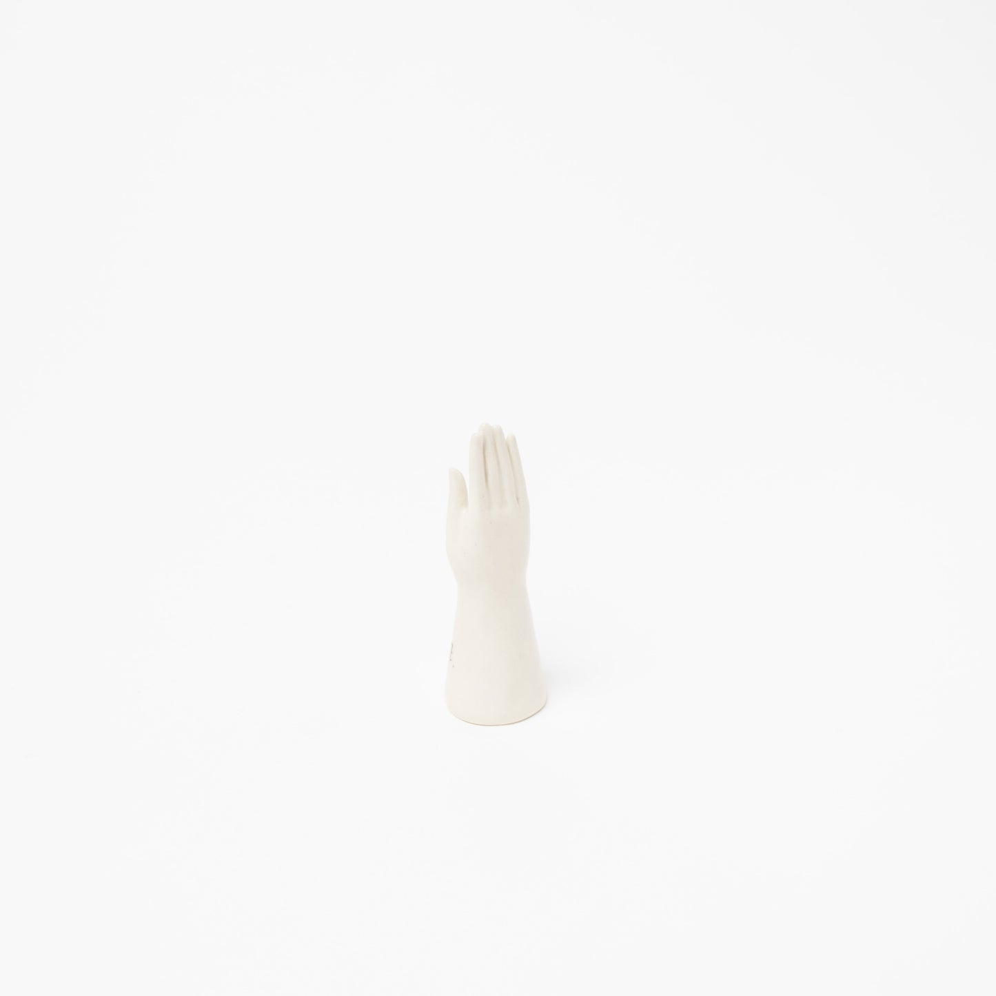 KITUTUKI FABRICA-手のオブジェ「quod」-1