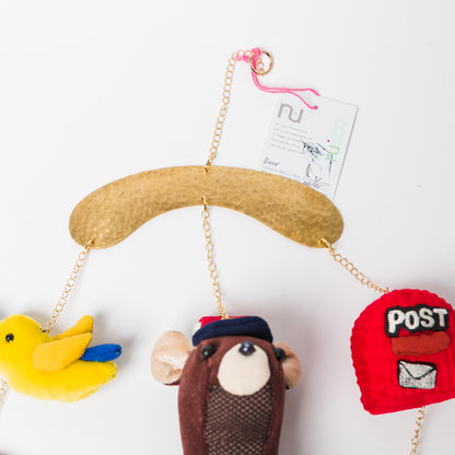 nuico-モビール-くま（郵便屋さん）