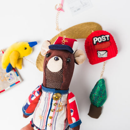 nuico-モビール-くま（郵便屋さん）