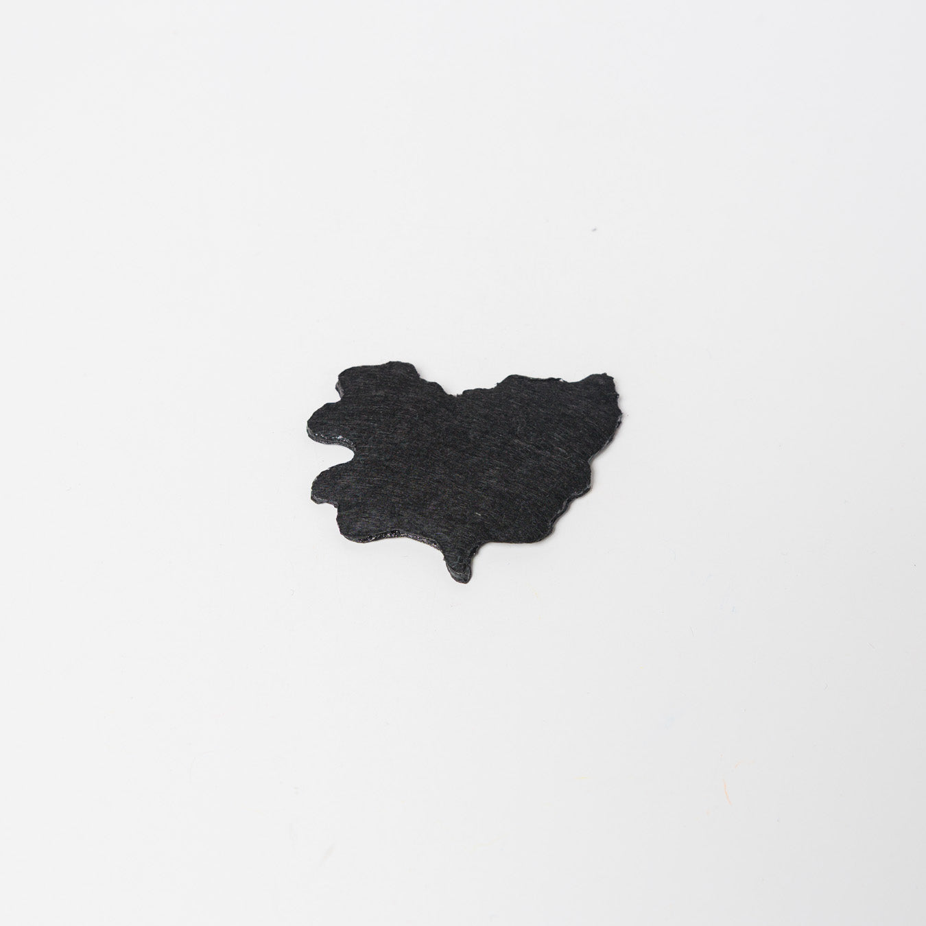 裏面参考。※縫い付けタイプです（アイロン接着はできません）。