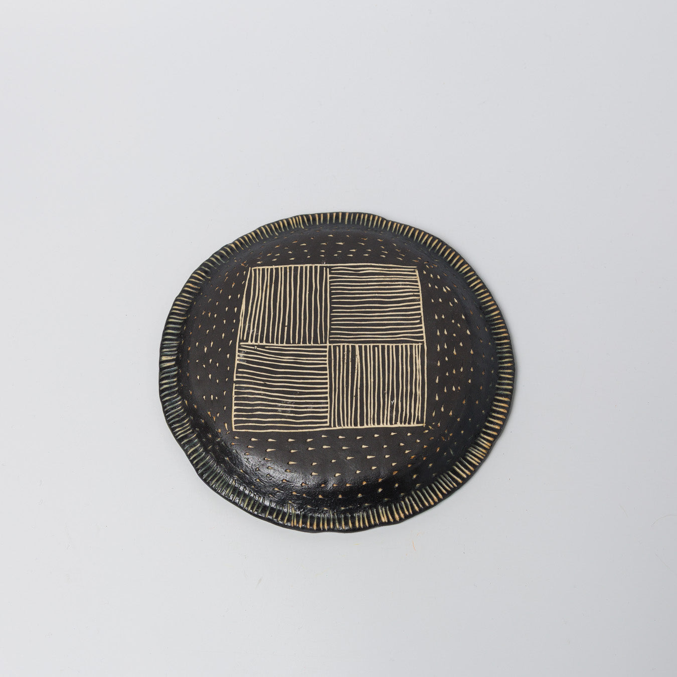 高須愛子-丸中平皿