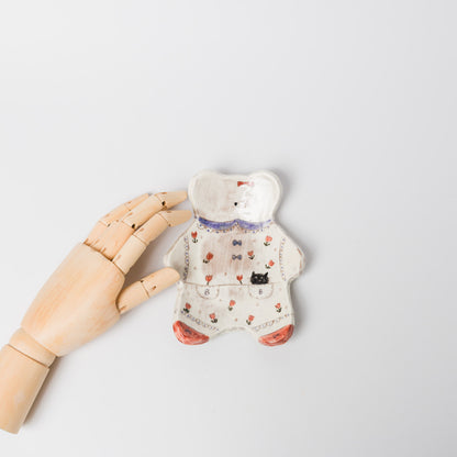 高須愛子-シロクマ皿-小花柄