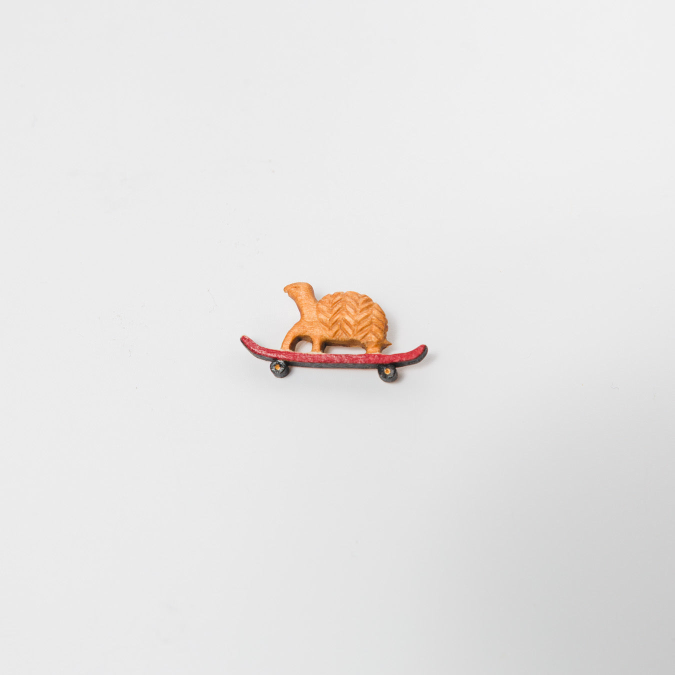 トリノコ-木のブローチ-スケボーに乗ったかめ-2