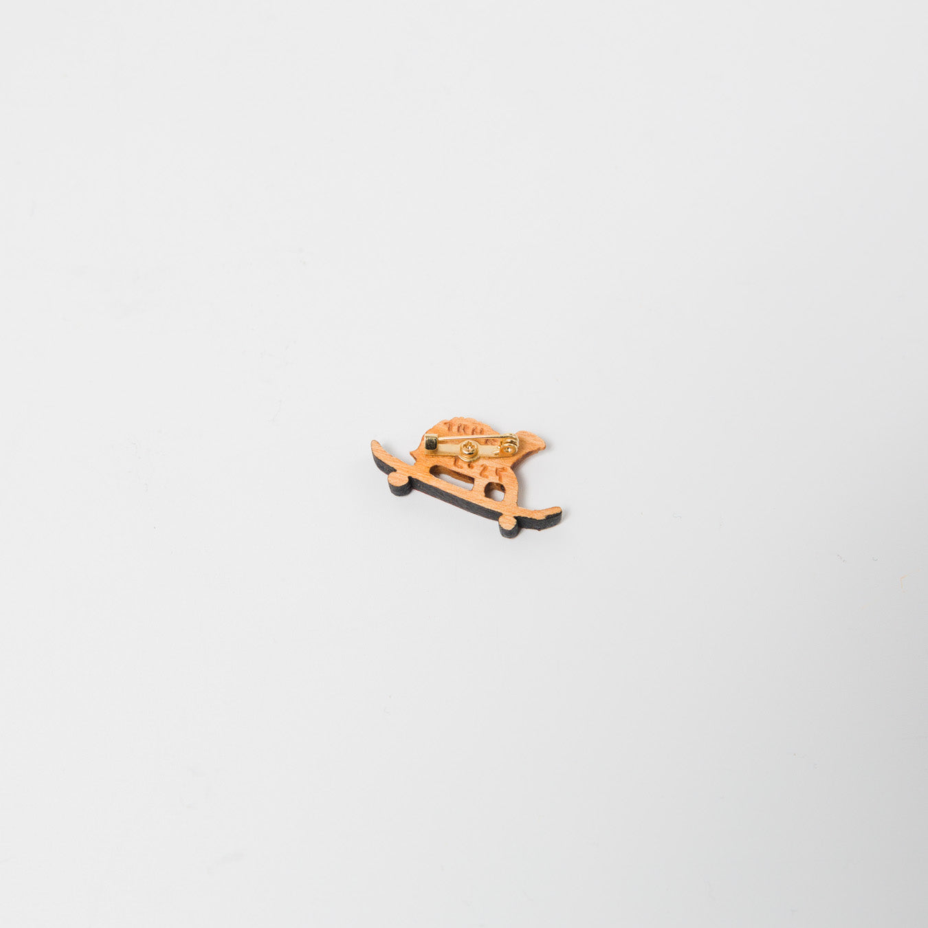 トリノコ-木のブローチ-スケボーに乗ったかめ-2