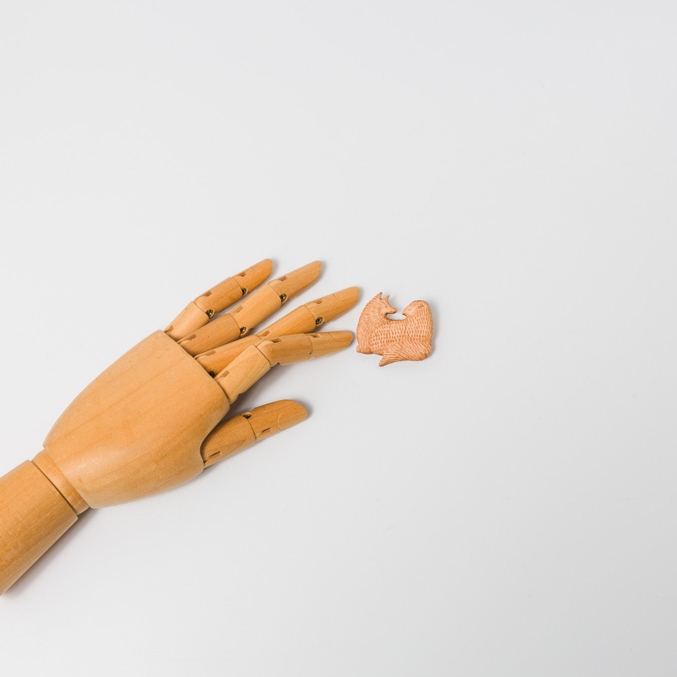 トリノコ-木のブローチ-おおかみとひつじ