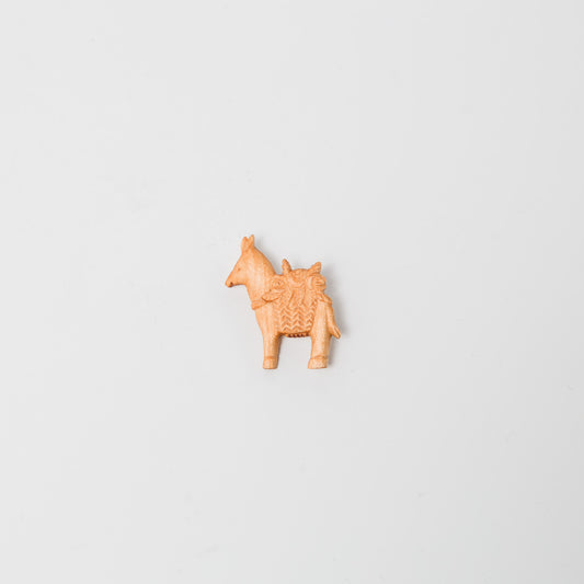 トリノコ-木のブローチ-ロバの花籠