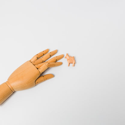 トリノコ-木のブローチ-ロバの花籠