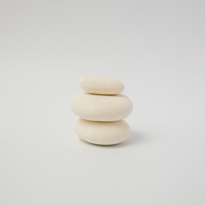 植田佳奈-積み石-1