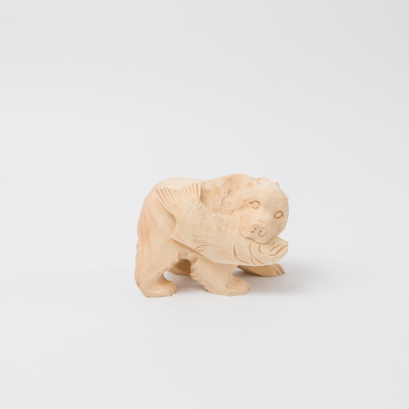 木彫り熊-利さん-喰い熊-3寸-白